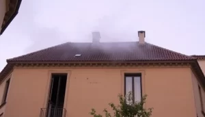 Mairena del Alcor recomienda cerrar ventanas por incendio en Alcalá out-0-199