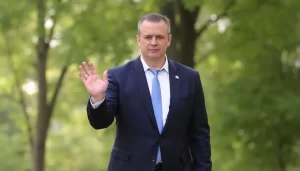 Sánchez visita Kiev para fortalecer relaciones bilaterales out-0-178